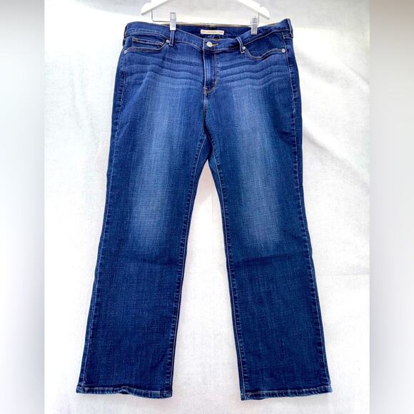 EUC Women’s Levi’s 414 Plus Size Classic Straight Stretch Jeans size 18W - Picture 1 of 5